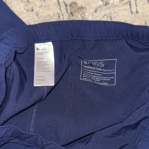 Figs Navy Scrub Set with Drawstring Pants - Picture 5 of 6